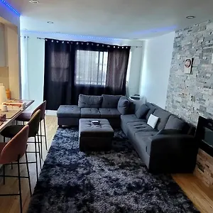  Homestay Luxurious 2 Bedrooms With In
