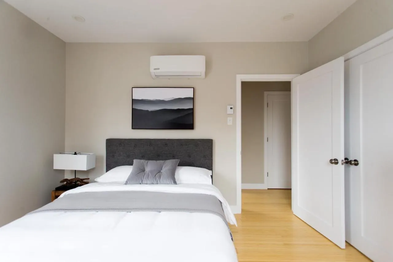 公寓 Trendy Little Italy 3 Bedroom Condo By Den Stays 蒙特利尔 加拿大