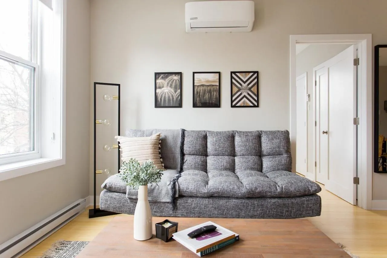 Trendy Little Italy 3 Bedroom Condo By Den Stays 蒙特利尔