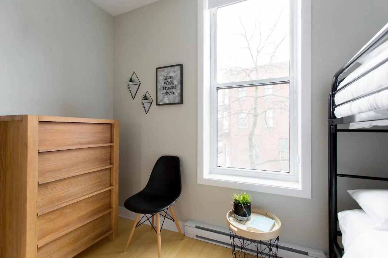 Apartman Trendy Little Italy 3 Bedroom Condo By Den Stays Montréal