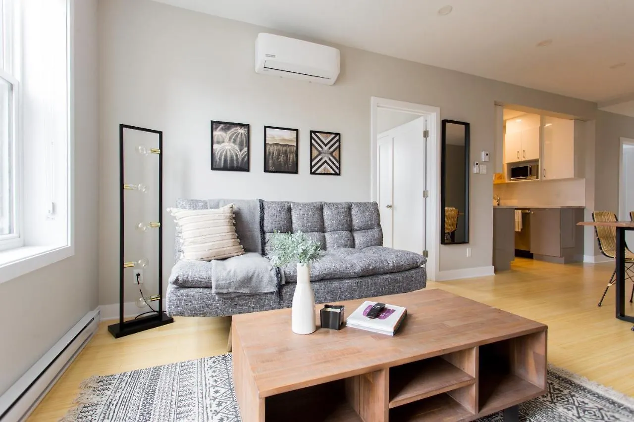 Trendy Little Italy 3 Bedroom Condo By Den Stays Montréal 0*,